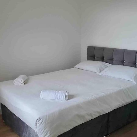 Catherine 5 Bedroom House Кру Экстерьер фото