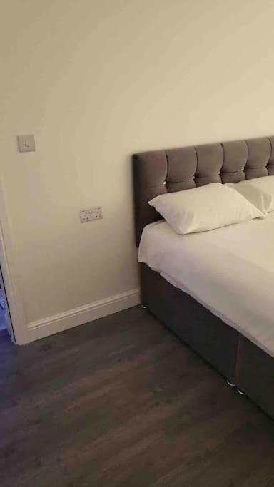 Catherine 5 Bedroom House Кру Экстерьер фото